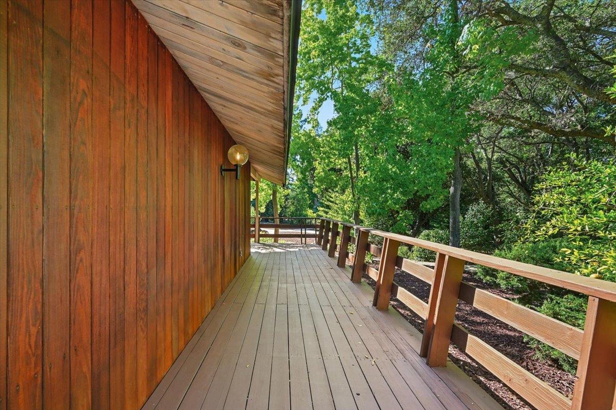 Detail Gallery Image 5 of 87 For 14582 Horseshoe Ct, Saratoga,  CA 95070 - 5 Beds | 3/1 Baths