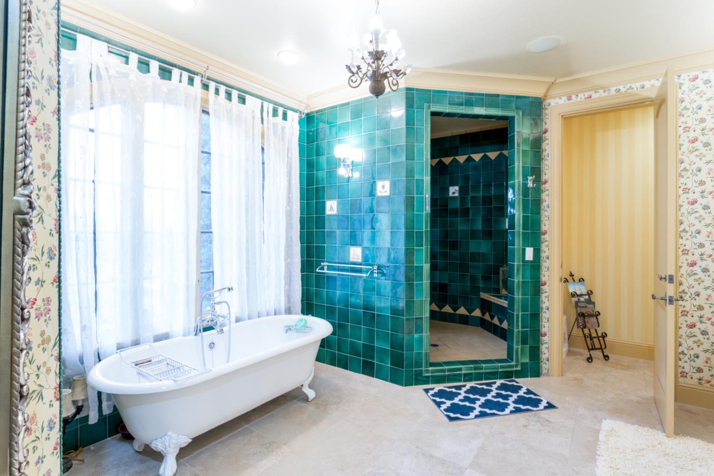 Detail Gallery Image 21 of 34 For 5371 Stonehurst Dr, Martinez,  CA 94553 - 5 Beds | 4/1 Baths