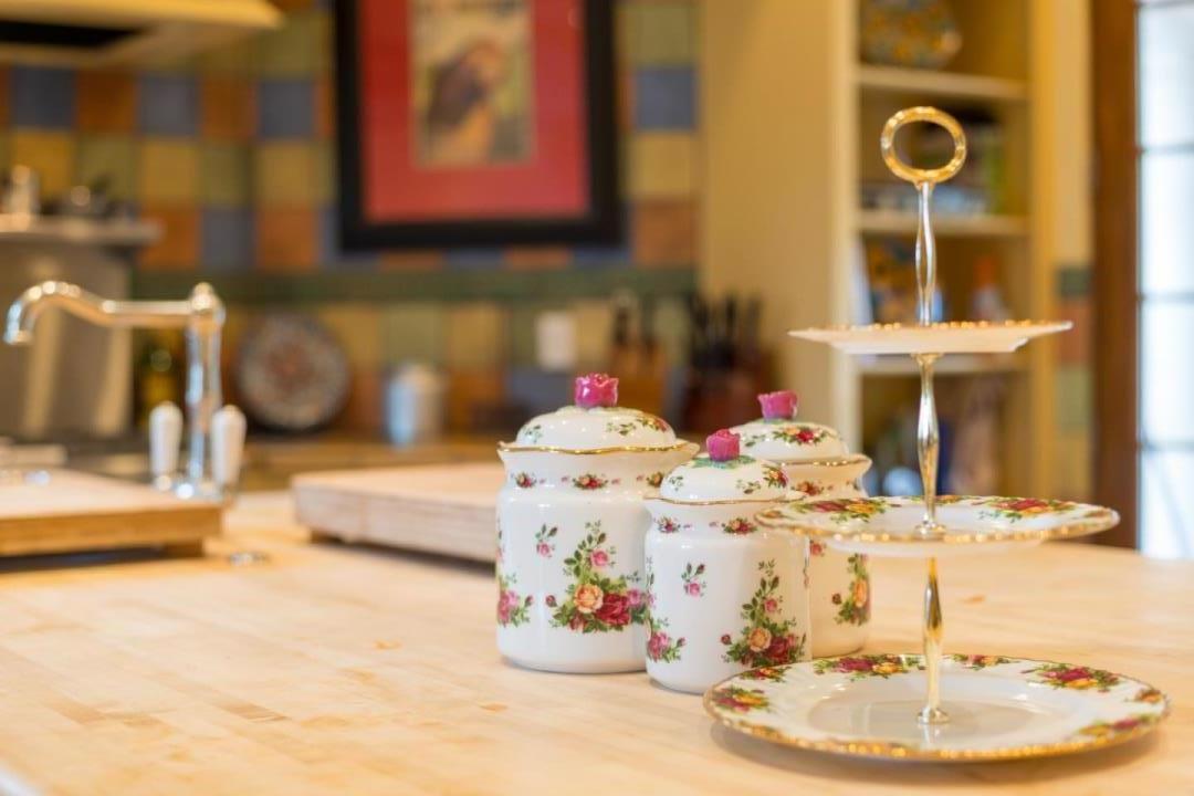 Detail Gallery Image 23 of 34 For 5371 Stonehurst Dr, Martinez,  CA 94553 - 5 Beds | 4/1 Baths