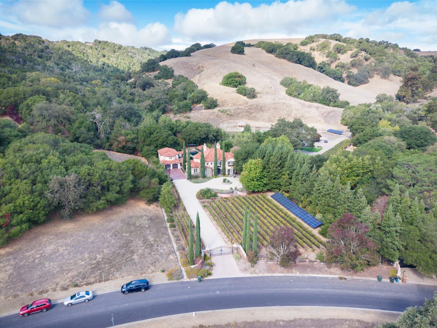 Detail Gallery Image 5 of 34 For 5371 Stonehurst Dr, Martinez,  CA 94553 - 5 Beds | 4/1 Baths