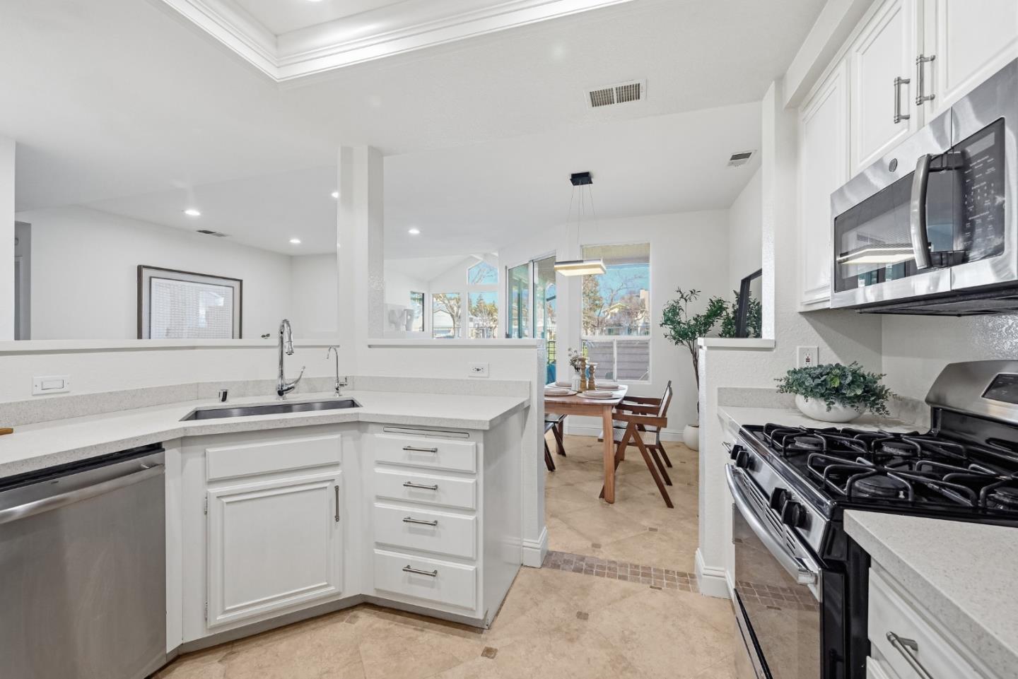 Detail Gallery Image 11 of 37 For 34590 Falls Ter, Fremont,  CA 94555 - 2 Beds | 1 Baths