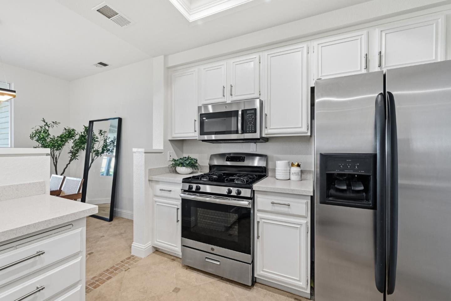 Detail Gallery Image 12 of 37 For 34590 Falls Ter, Fremont,  CA 94555 - 2 Beds | 1 Baths