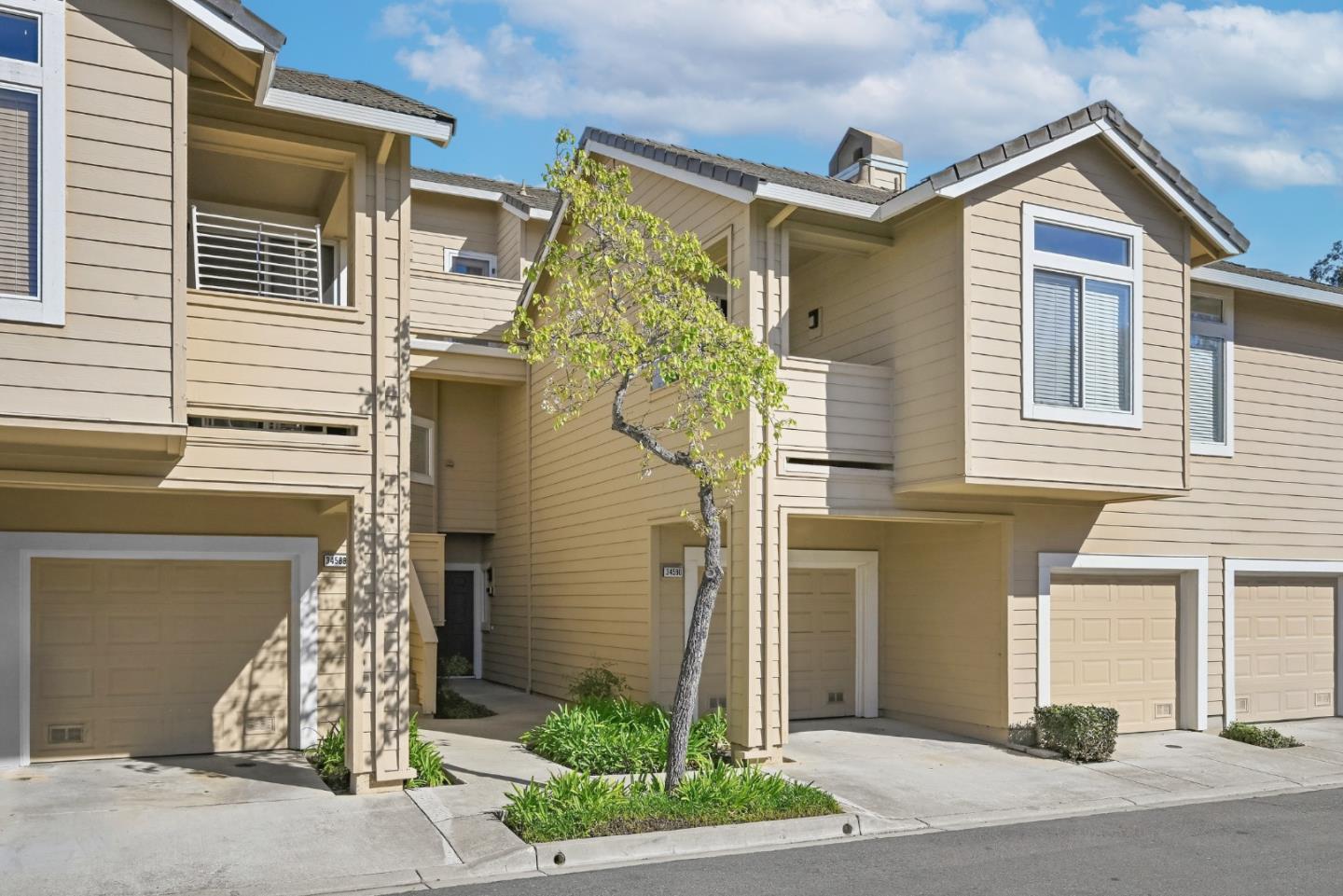 Detail Gallery Image 2 of 37 For 34590 Falls Ter, Fremont,  CA 94555 - 2 Beds | 1 Baths