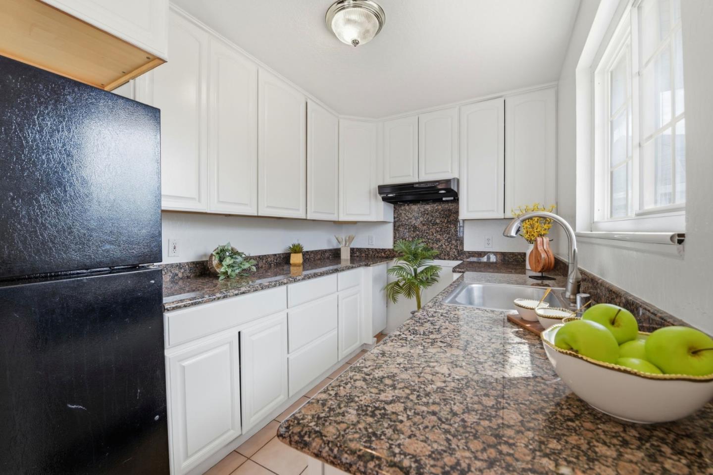 Detail Gallery Image 10 of 28 For 4833 Murphy Ct, Fremont,  CA 94538 - 5 Beds | 4 Baths