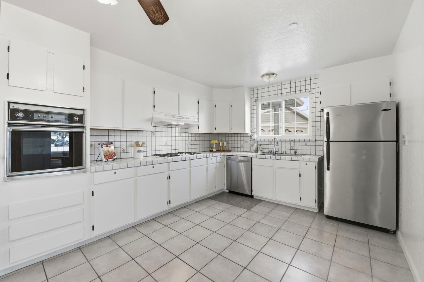 Detail Gallery Image 7 of 28 For 4833 Murphy Ct, Fremont,  CA 94538 - 5 Beds | 4 Baths