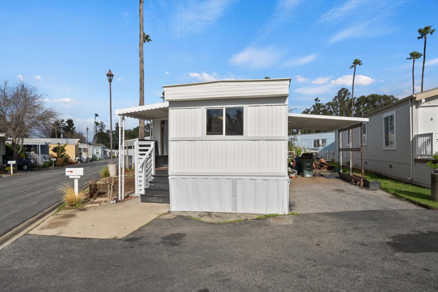 Detail Gallery Image 2 of 16 For 191 E El Camino Real #260,  Mountain View,  CA 94040 - 3 Beds | 1 Baths