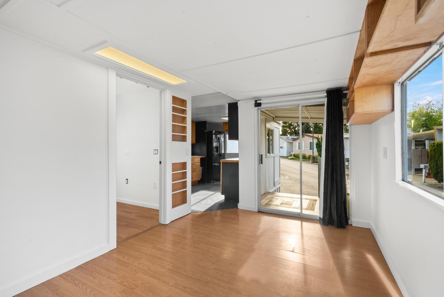 Detail Gallery Image 3 of 16 For 191 E El Camino Real #260,  Mountain View,  CA 94040 - 3 Beds | 1 Baths