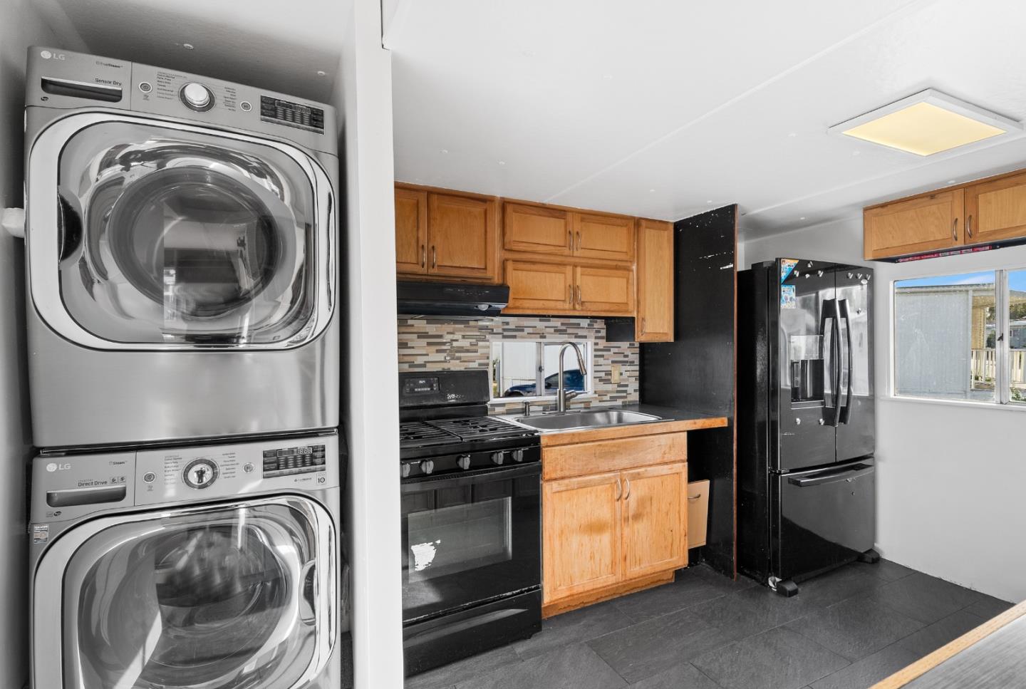 Detail Gallery Image 7 of 16 For 191 E El Camino Real #260,  Mountain View,  CA 94040 - 3 Beds | 1 Baths