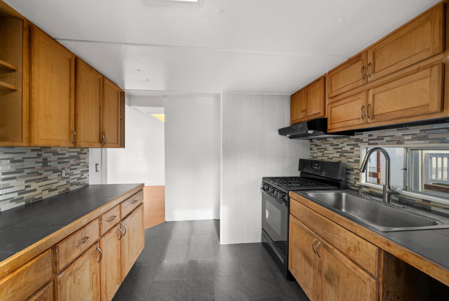 Detail Gallery Image 9 of 16 For 191 E El Camino Real #260,  Mountain View,  CA 94040 - 3 Beds | 1 Baths