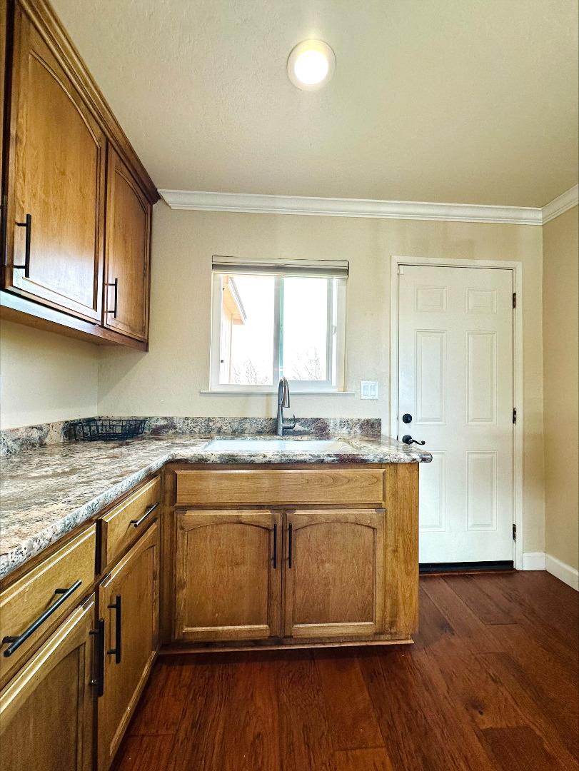 Detail Gallery Image 11 of 29 For 1300 Mesa Dr, Hollister,  CA 95023 - 3 Beds | 2 Baths