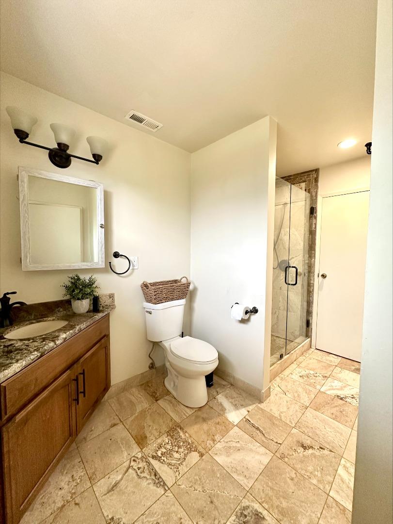 Detail Gallery Image 14 of 29 For 1300 Mesa Dr, Hollister,  CA 95023 - 3 Beds | 2 Baths