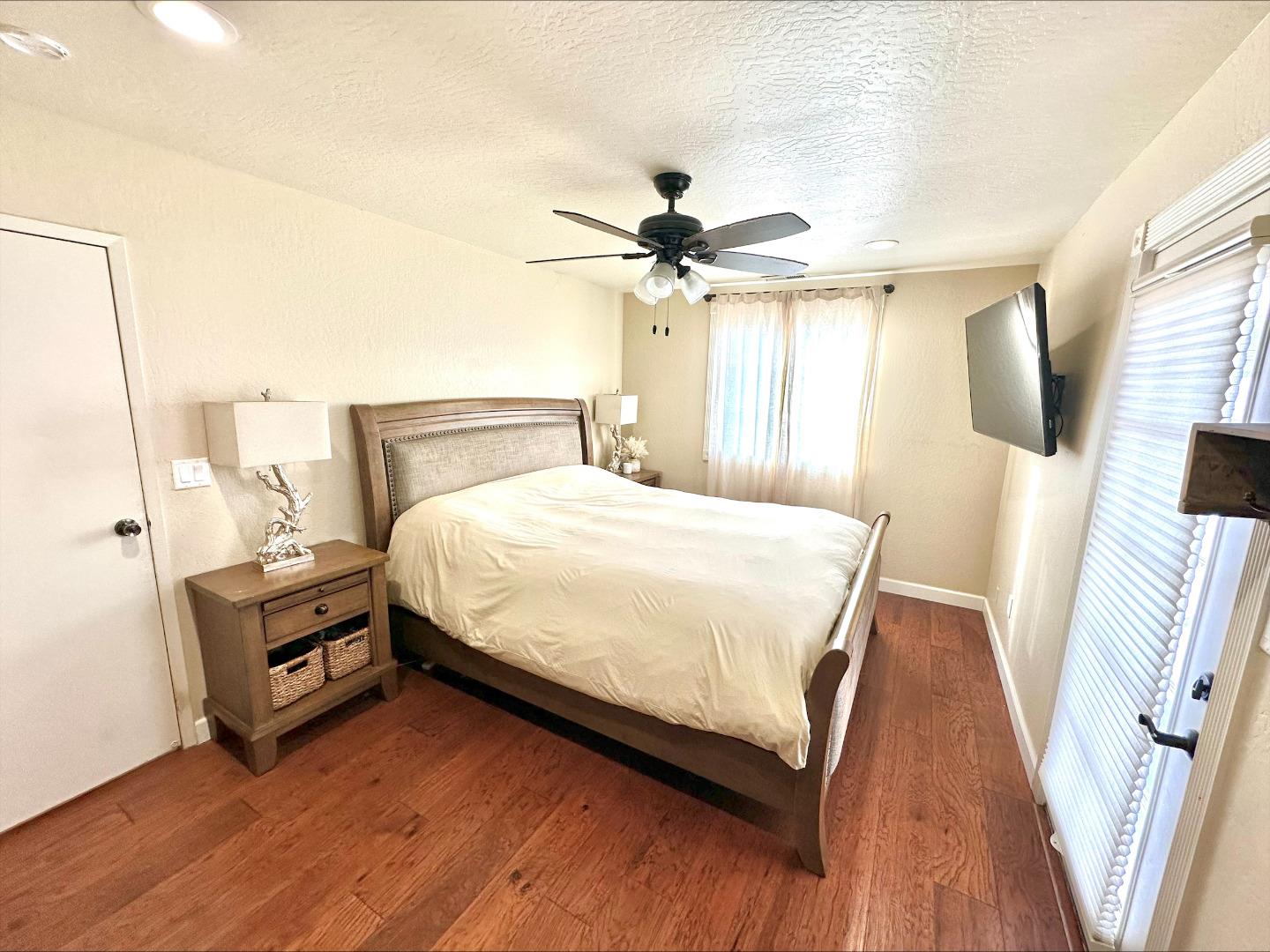 Detail Gallery Image 15 of 29 For 1300 Mesa Dr, Hollister,  CA 95023 - 3 Beds | 2 Baths