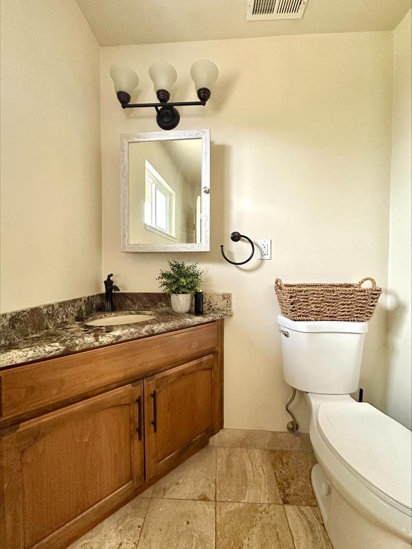 Detail Gallery Image 16 of 29 For 1300 Mesa Dr, Hollister,  CA 95023 - 3 Beds | 2 Baths