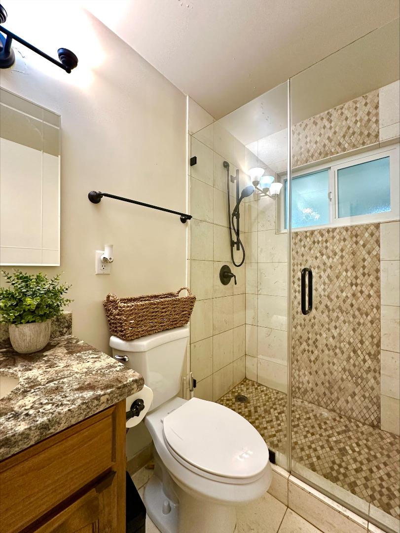 Detail Gallery Image 19 of 29 For 1300 Mesa Dr, Hollister,  CA 95023 - 3 Beds | 2 Baths