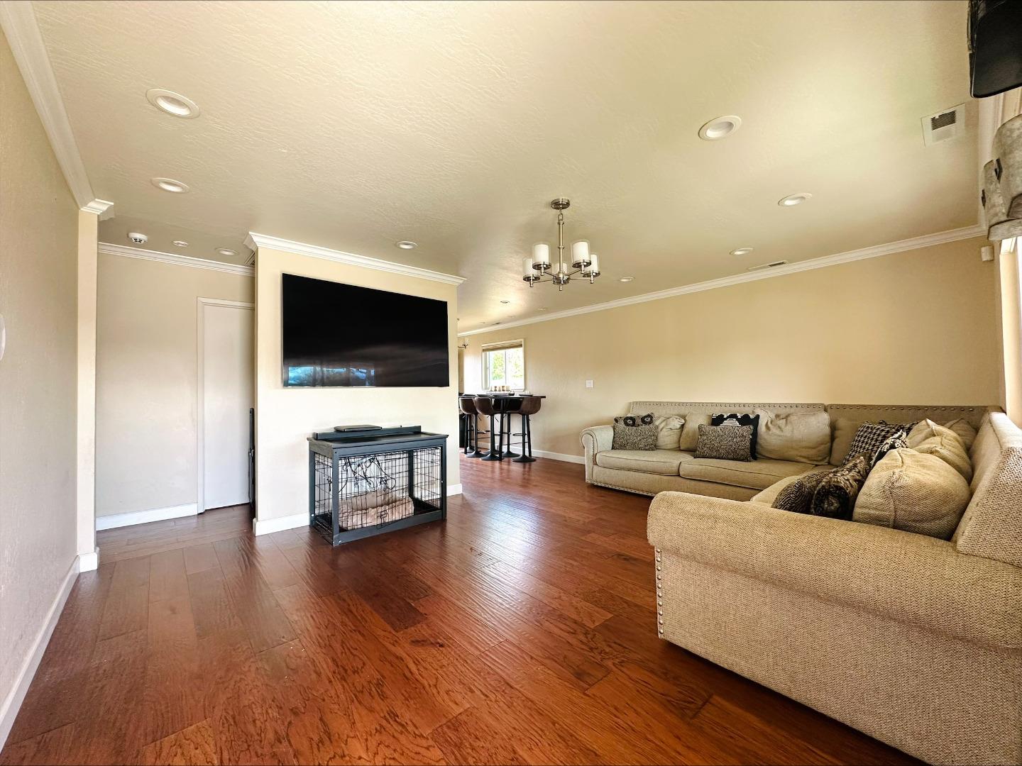 Detail Gallery Image 26 of 29 For 1300 Mesa Dr, Hollister,  CA 95023 - 3 Beds | 2 Baths