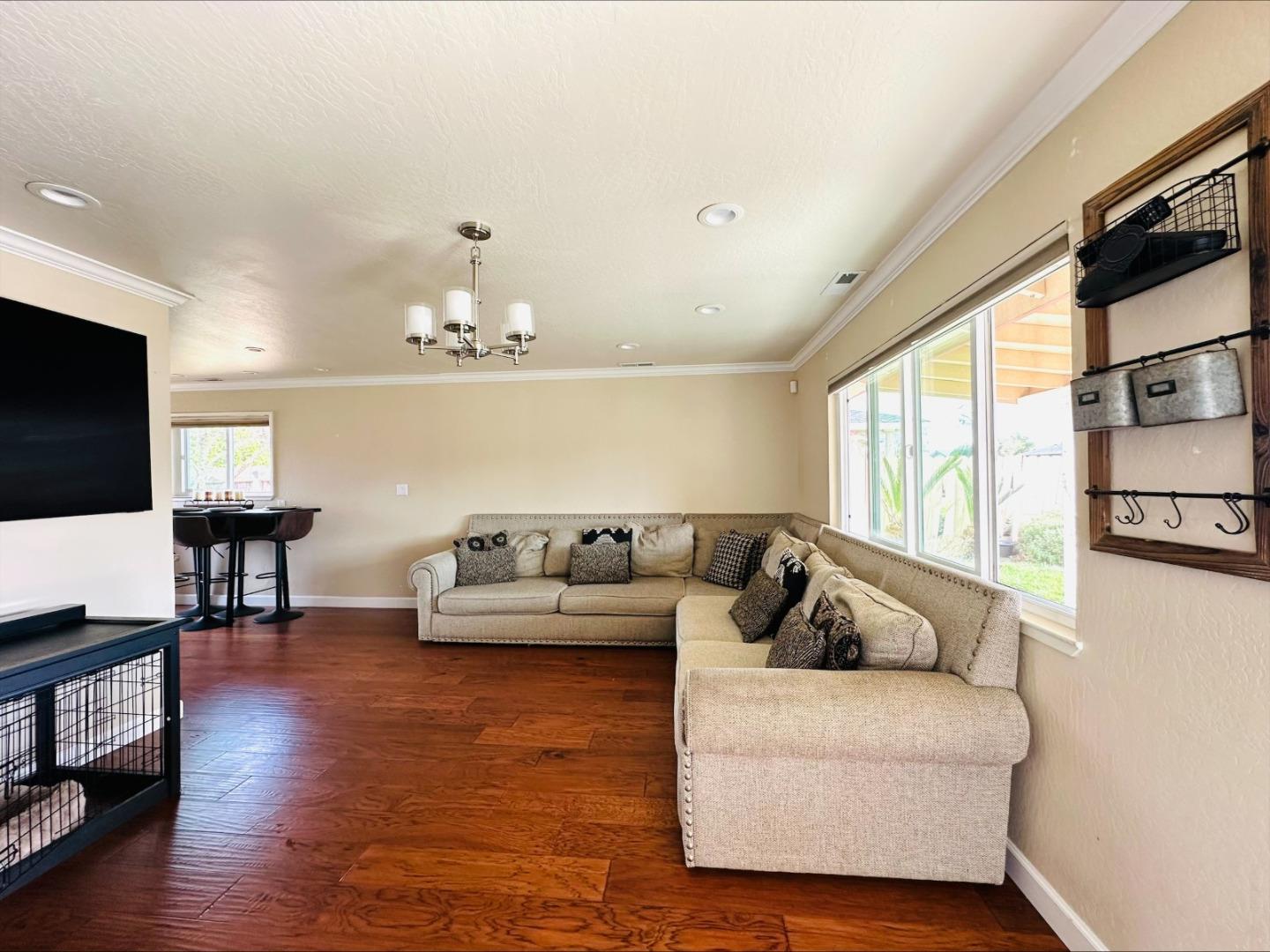 Detail Gallery Image 27 of 29 For 1300 Mesa Dr, Hollister,  CA 95023 - 3 Beds | 2 Baths