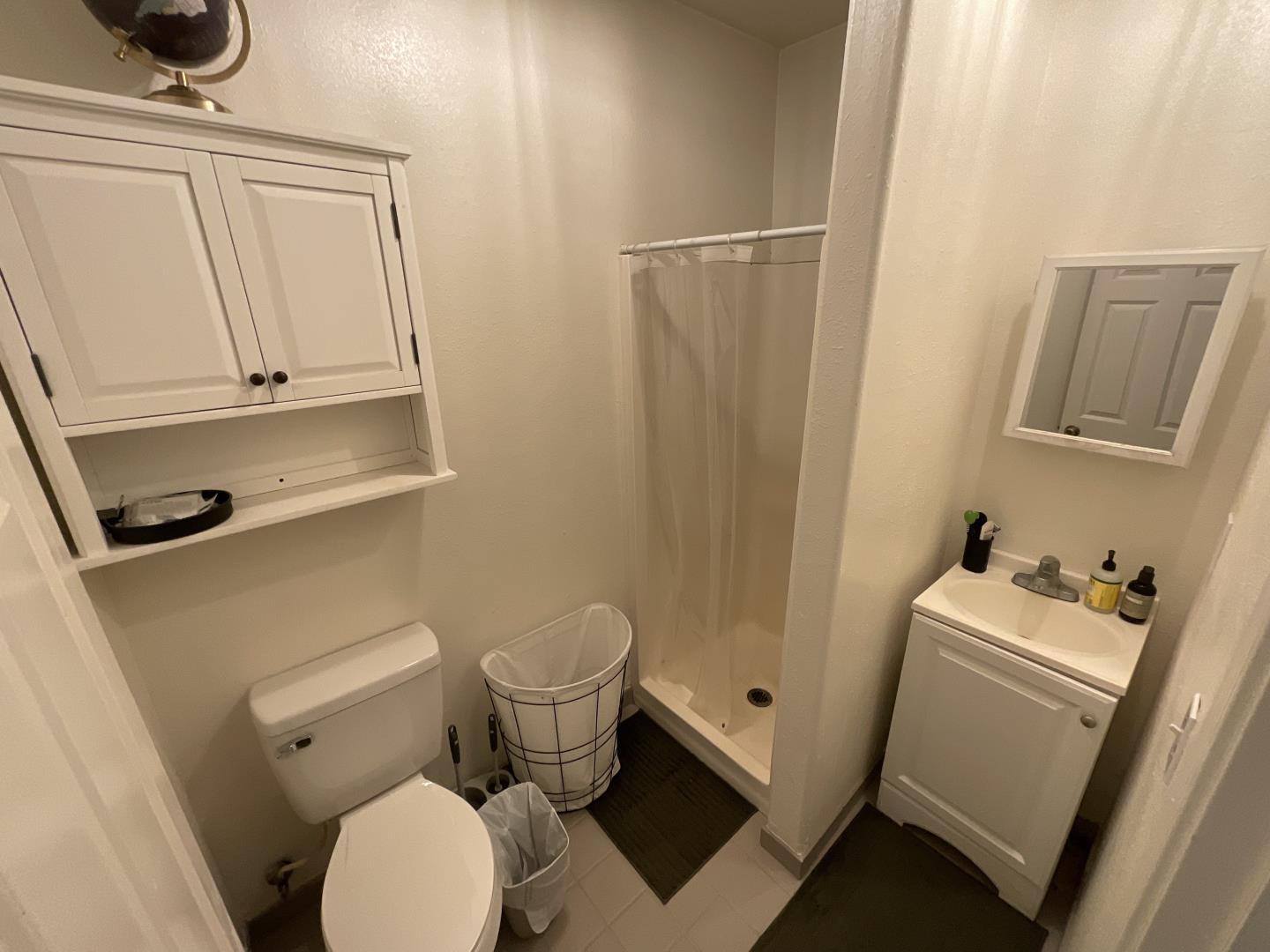 Detail Gallery Image 6 of 29 For 1300 Mesa Dr, Hollister,  CA 95023 - 3 Beds | 2 Baths