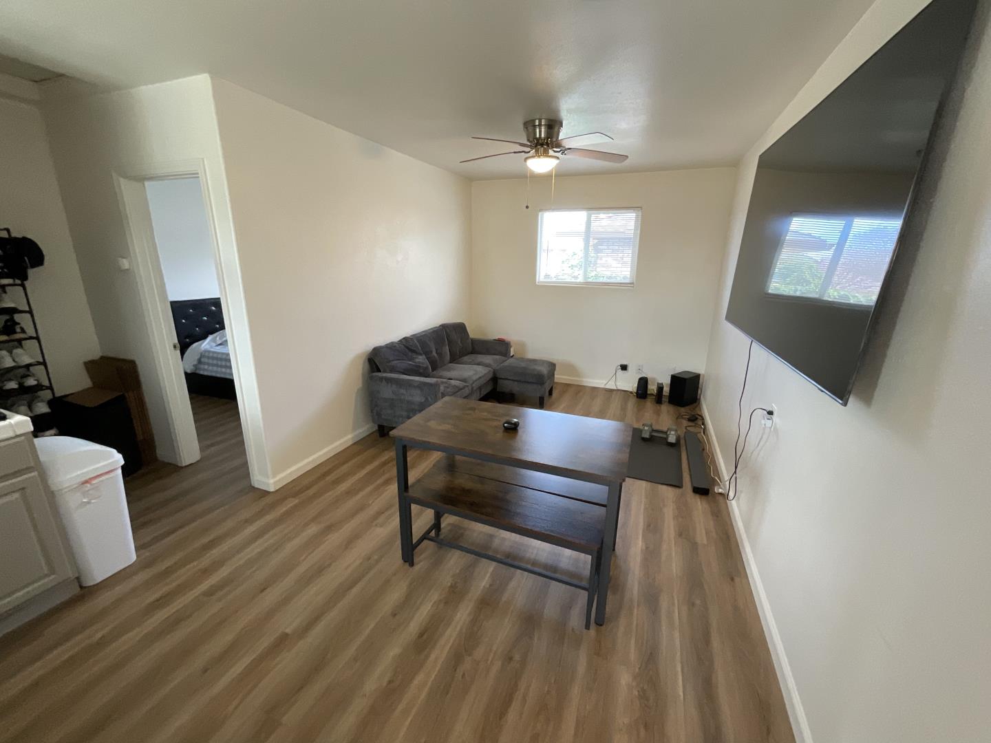 Detail Gallery Image 8 of 29 For 1300 Mesa Dr, Hollister,  CA 95023 - 3 Beds | 2 Baths