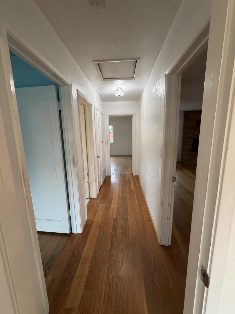 Detail Gallery Image 11 of 26 For 1161 Volti Ln, Los Altos,  CA 94024 - 3 Beds | 2 Baths