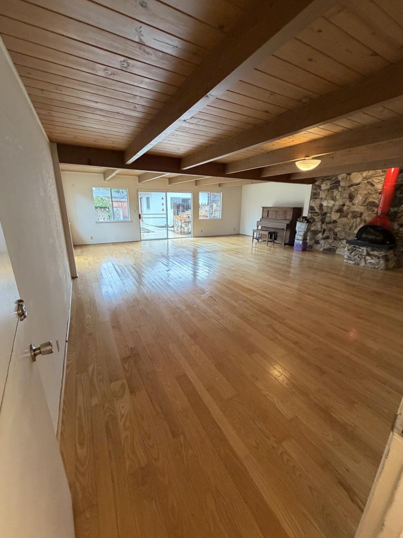 Detail Gallery Image 18 of 26 For 1161 Volti Ln, Los Altos,  CA 94024 - 3 Beds | 2 Baths