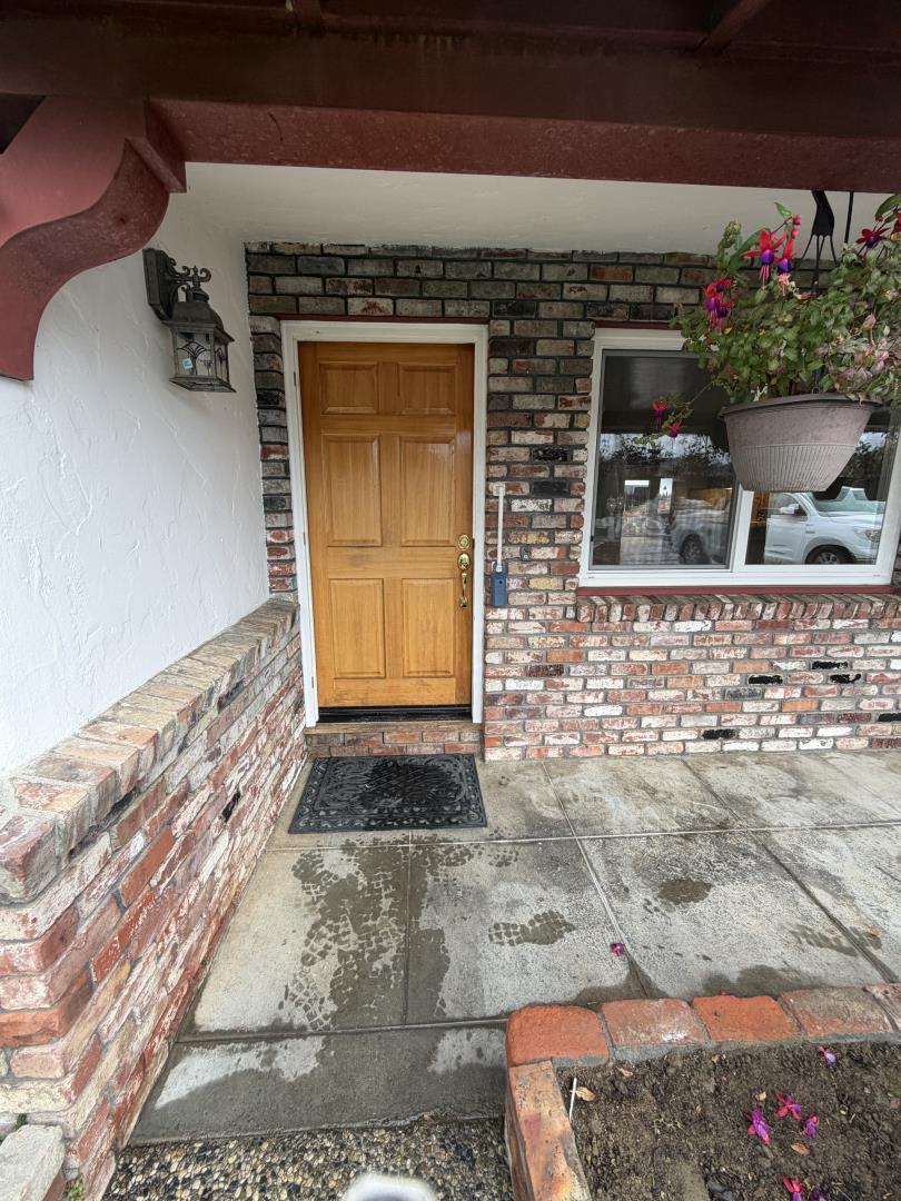 Detail Gallery Image 2 of 26 For 1161 Volti Ln, Los Altos,  CA 94024 - 3 Beds | 2 Baths