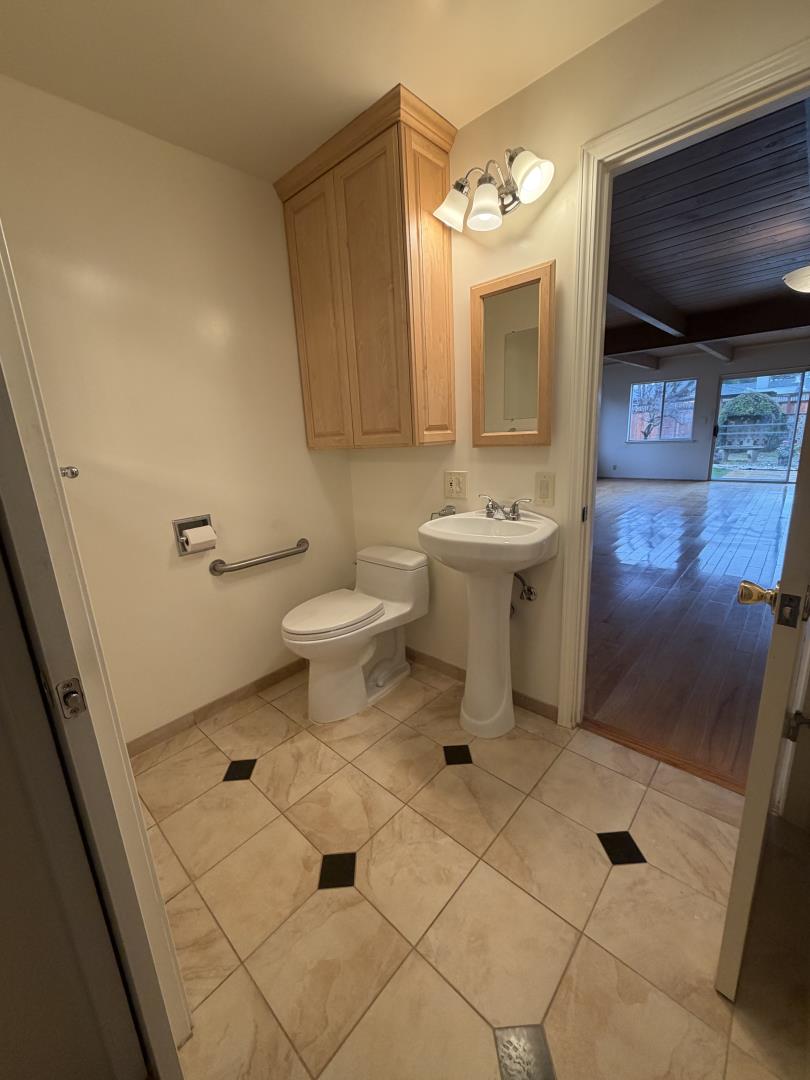 Detail Gallery Image 21 of 26 For 1161 Volti Ln, Los Altos,  CA 94024 - 3 Beds | 2 Baths