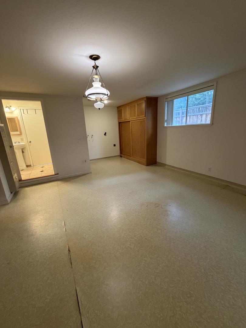 Detail Gallery Image 23 of 26 For 1161 Volti Ln, Los Altos,  CA 94024 - 3 Beds | 2 Baths