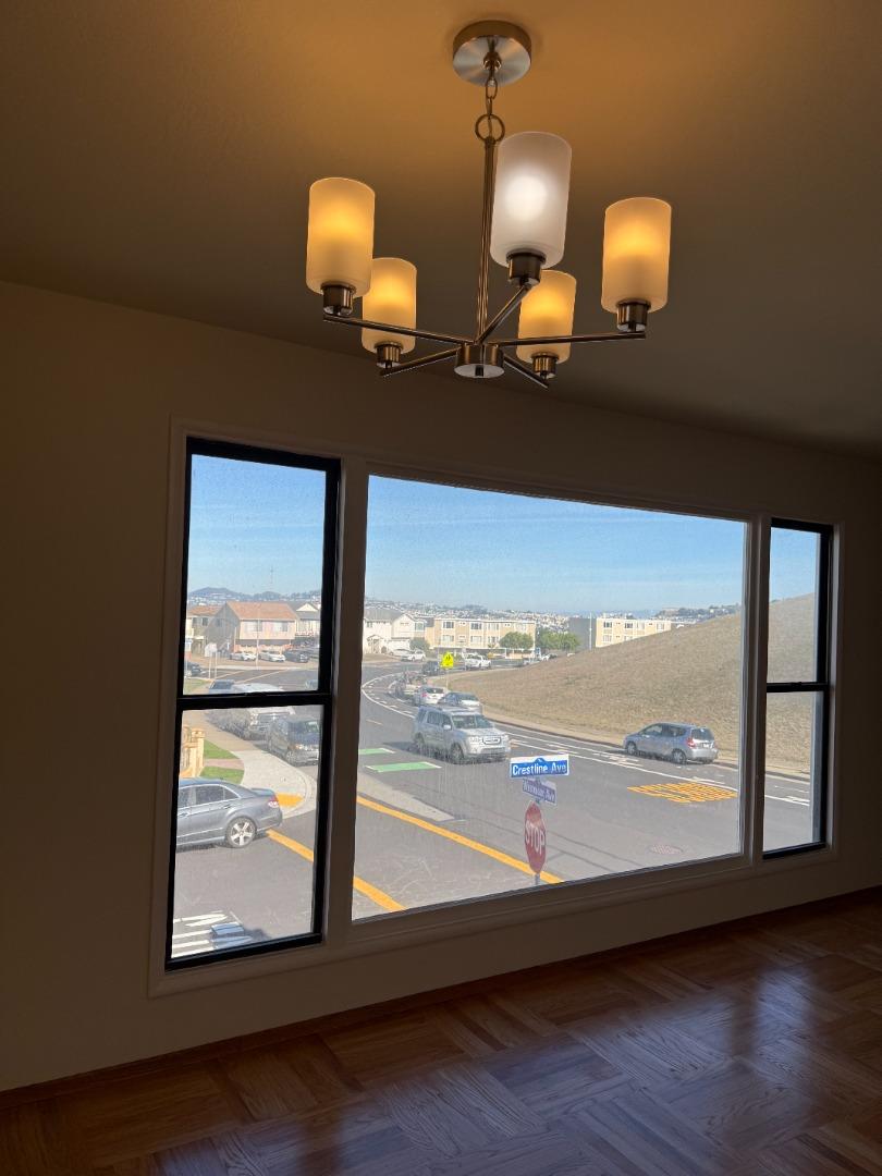 Detail Gallery Image 4 of 13 For 60 Westmoor Ave, Daly City,  CA 94015 - 6 Beds | 3 Baths