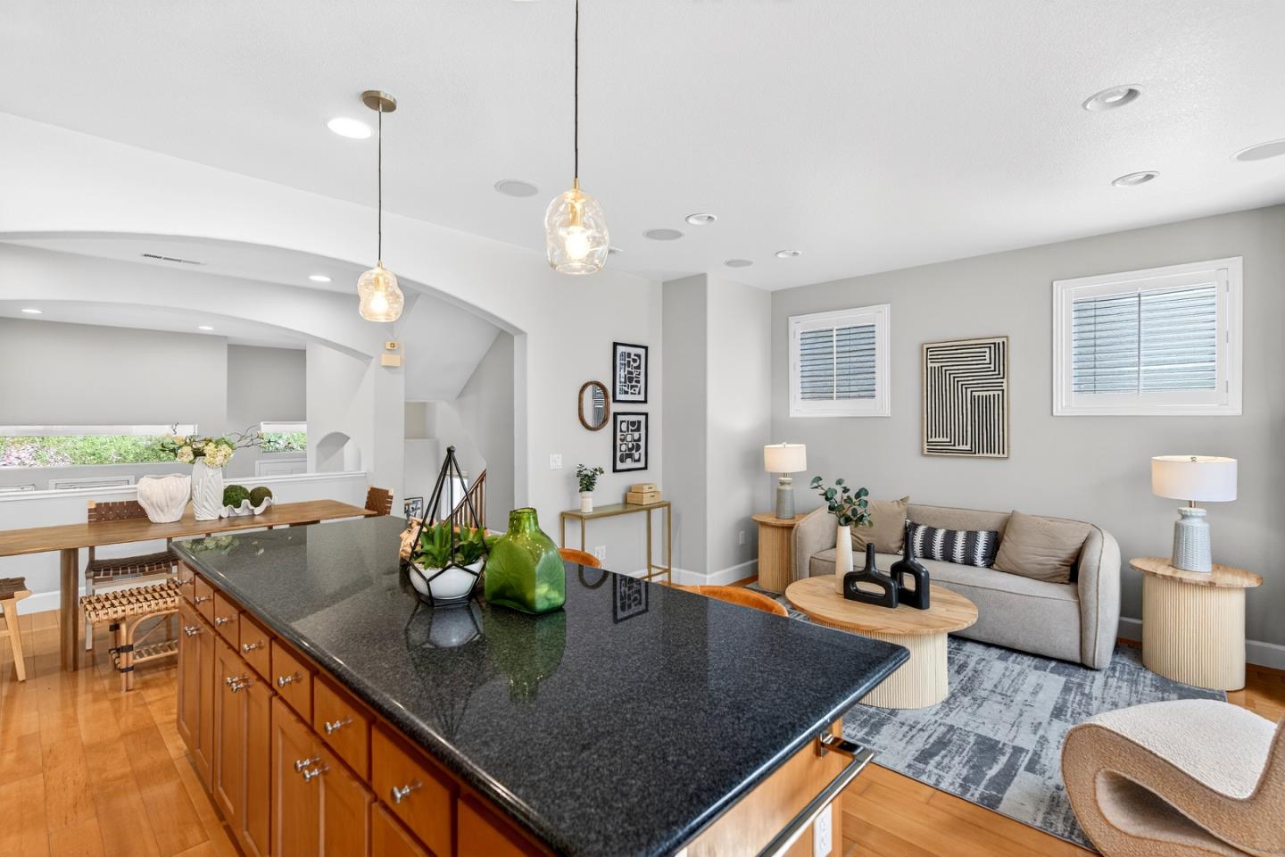 Detail Gallery Image 13 of 36 For 11512 Murano Cir, Cupertino,  CA 95014 - 3 Beds | 2/1 Baths