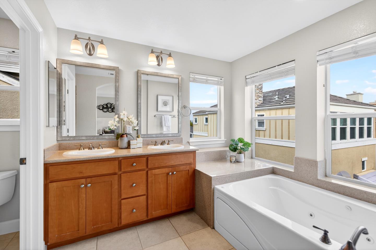 Detail Gallery Image 17 of 36 For 11512 Murano Cir, Cupertino,  CA 95014 - 3 Beds | 2/1 Baths