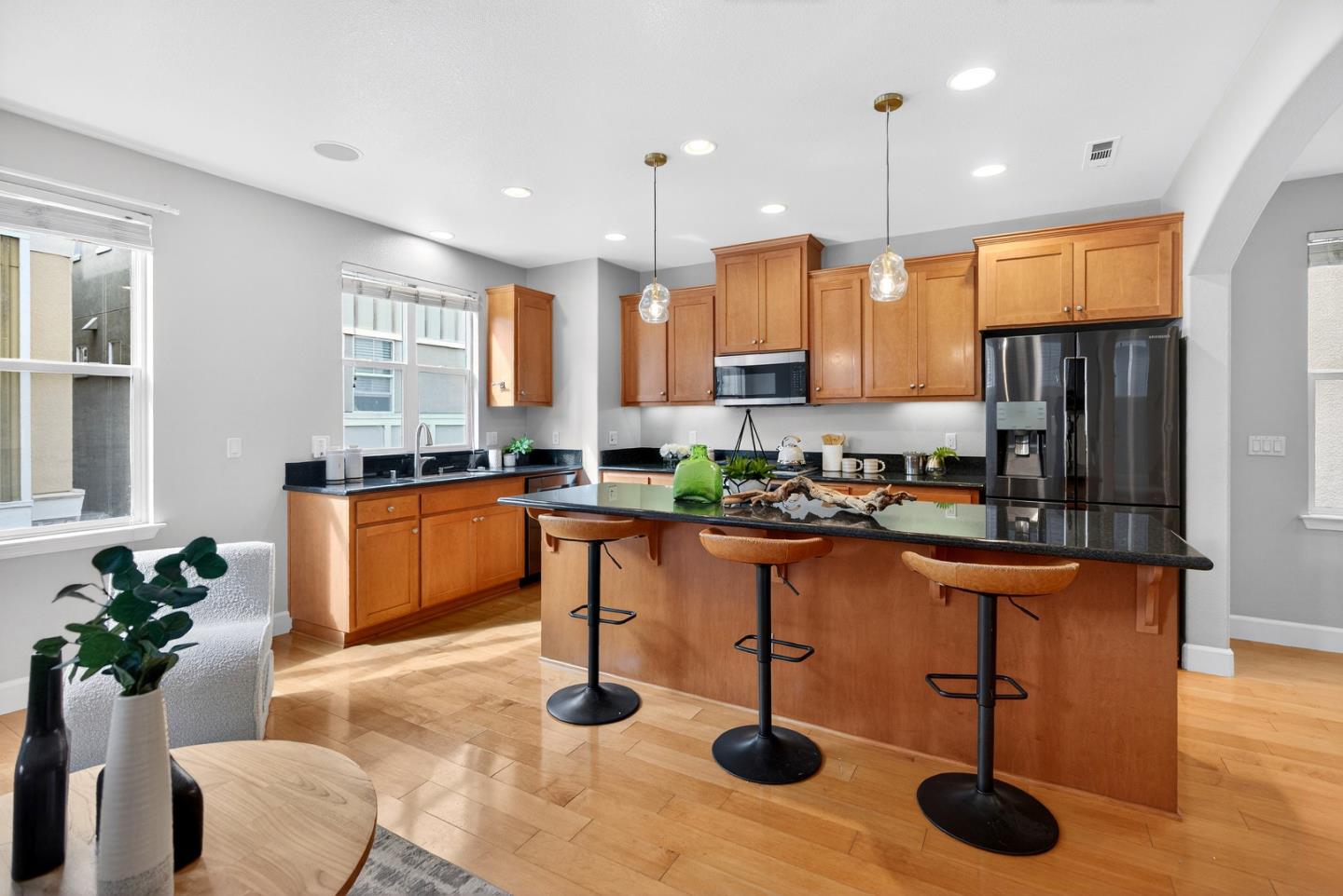 Detail Gallery Image 8 of 36 For 11512 Murano Cir, Cupertino,  CA 95014 - 3 Beds | 2/1 Baths