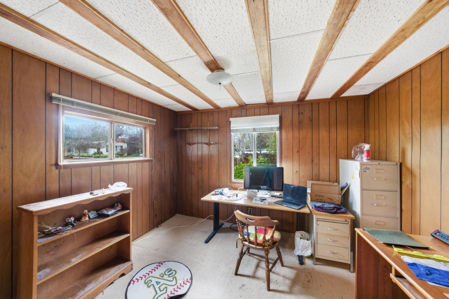 Detail Gallery Image 13 of 27 For 1114 Burgoyne St, Mountain View,  CA 94043 - 4 Beds | 2 Baths