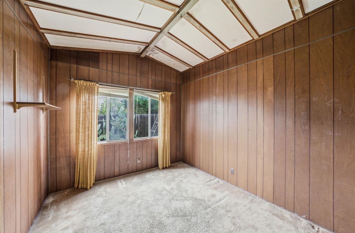 Detail Gallery Image 15 of 27 For 1114 Burgoyne St, Mountain View,  CA 94043 - 4 Beds | 2 Baths