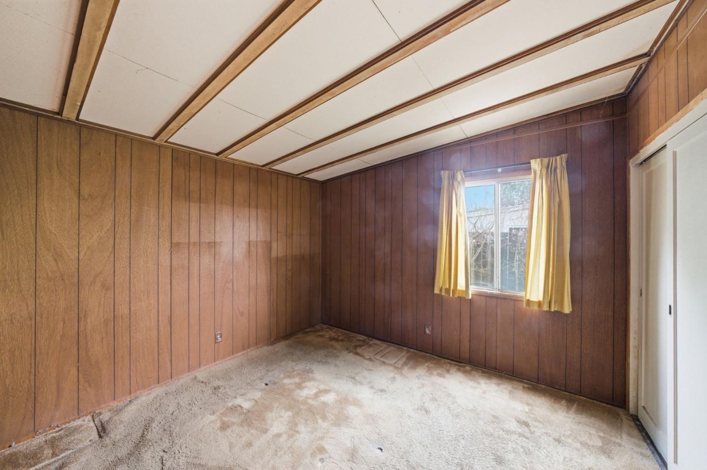 Detail Gallery Image 17 of 27 For 1114 Burgoyne St, Mountain View,  CA 94043 - 4 Beds | 2 Baths