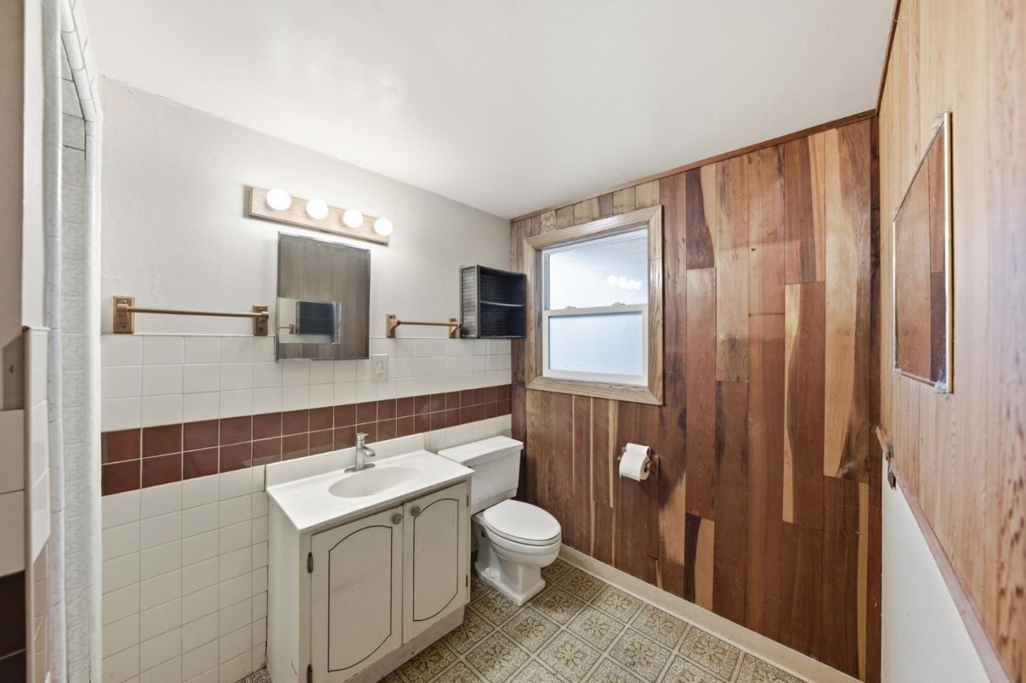 Detail Gallery Image 19 of 27 For 1114 Burgoyne St, Mountain View,  CA 94043 - 4 Beds | 2 Baths