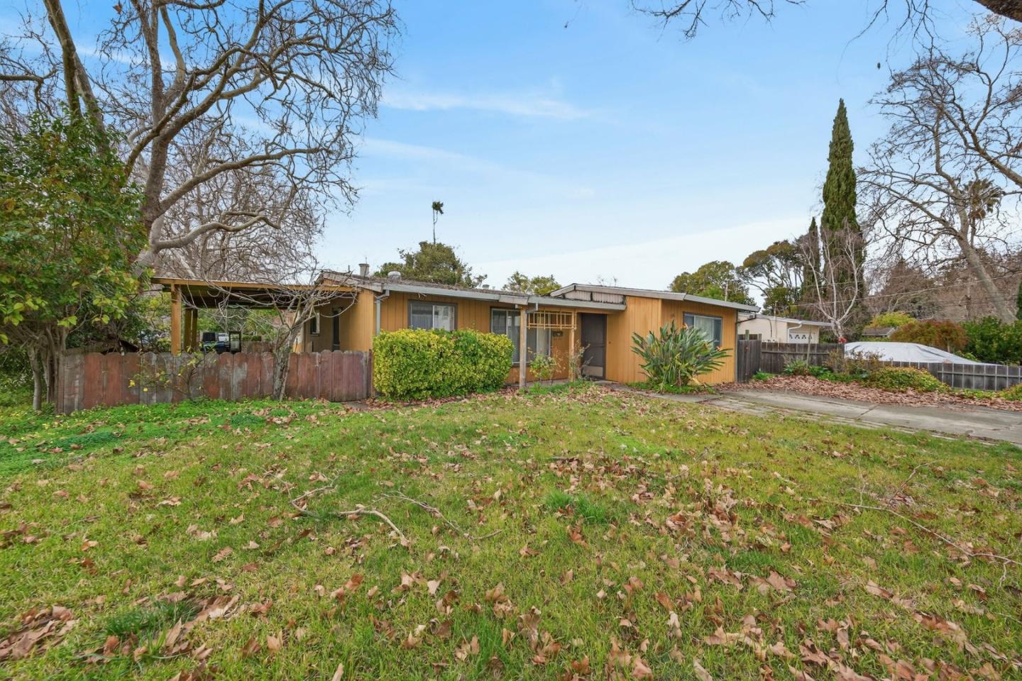 Detail Gallery Image 2 of 27 For 1114 Burgoyne St, Mountain View,  CA 94043 - 4 Beds | 2 Baths