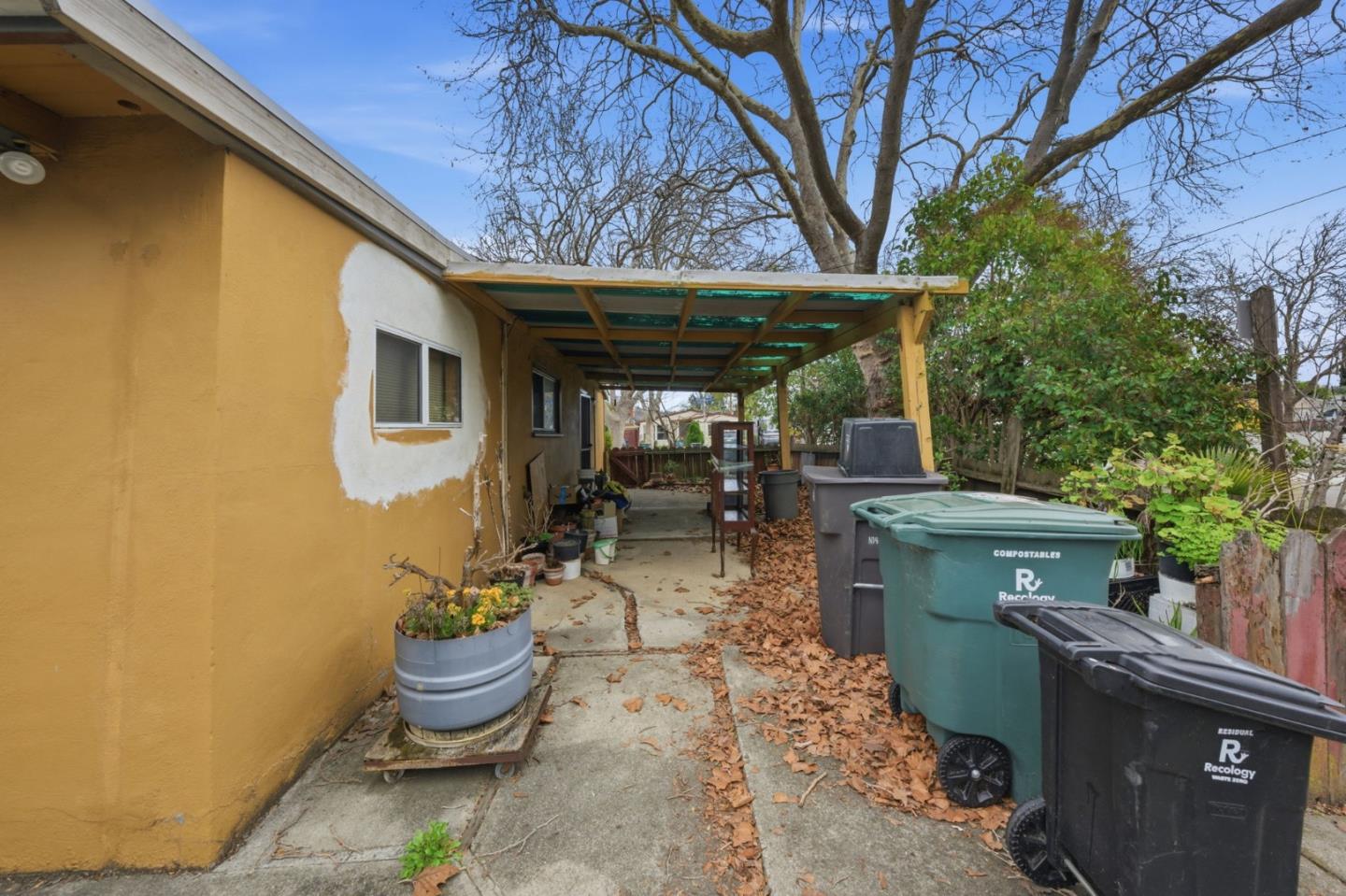 Detail Gallery Image 24 of 27 For 1114 Burgoyne St, Mountain View,  CA 94043 - 4 Beds | 2 Baths