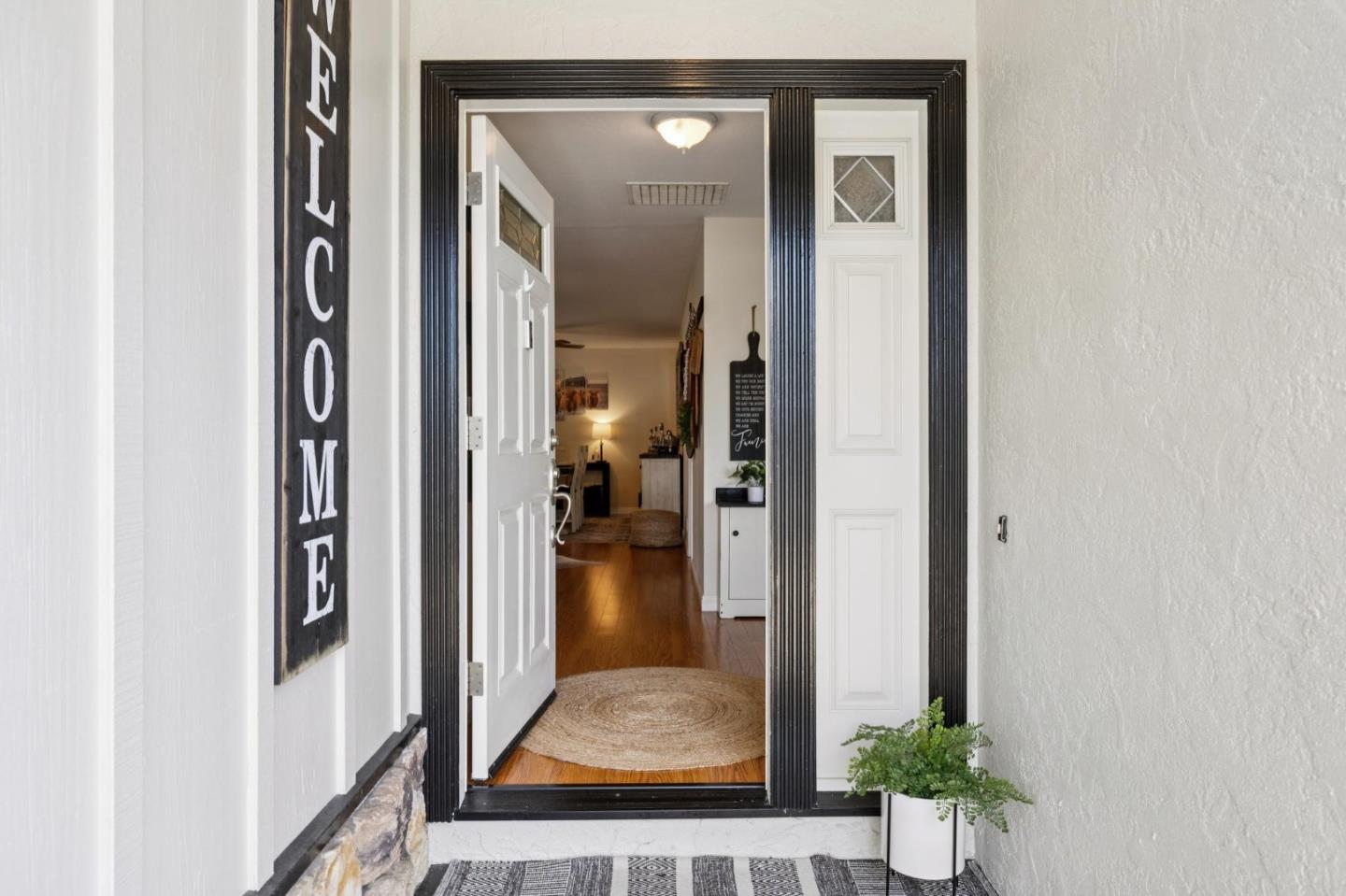 Detail Gallery Image 9 of 43 For 567 Terrace Ave, Half Moon Bay,  CA 94019 - 3 Beds | 2 Baths