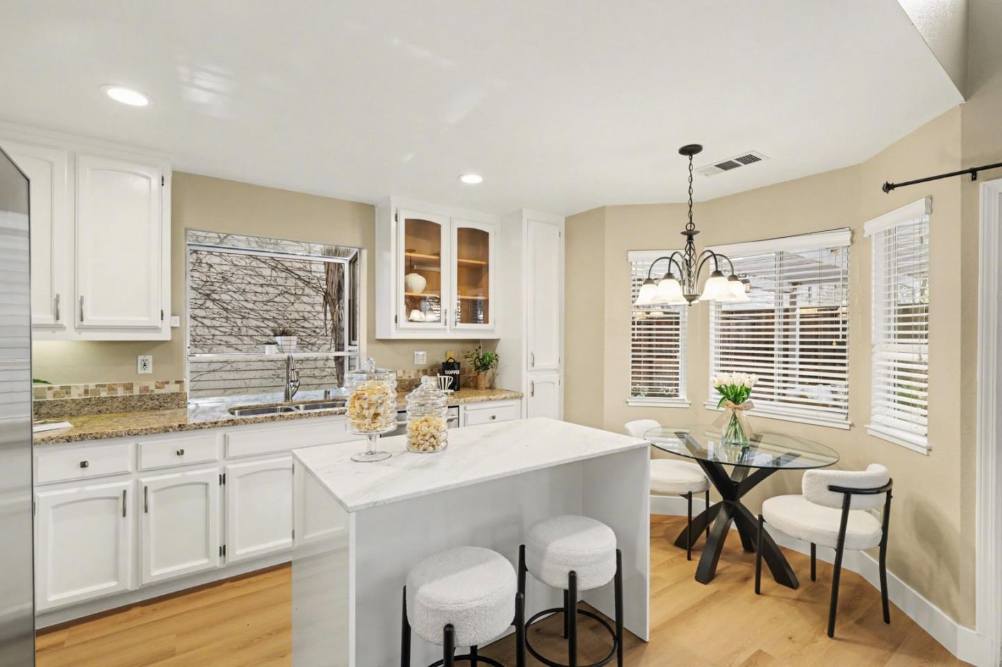 Detail Gallery Image 12 of 38 For 7307 Urshan Way, San Jose,  CA 95138 - 4 Beds | 2 Baths