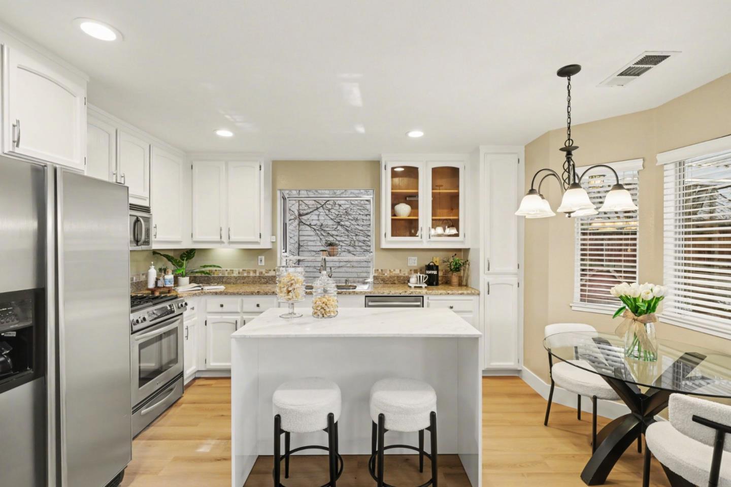 Detail Gallery Image 14 of 38 For 7307 Urshan Way, San Jose,  CA 95138 - 4 Beds | 2 Baths