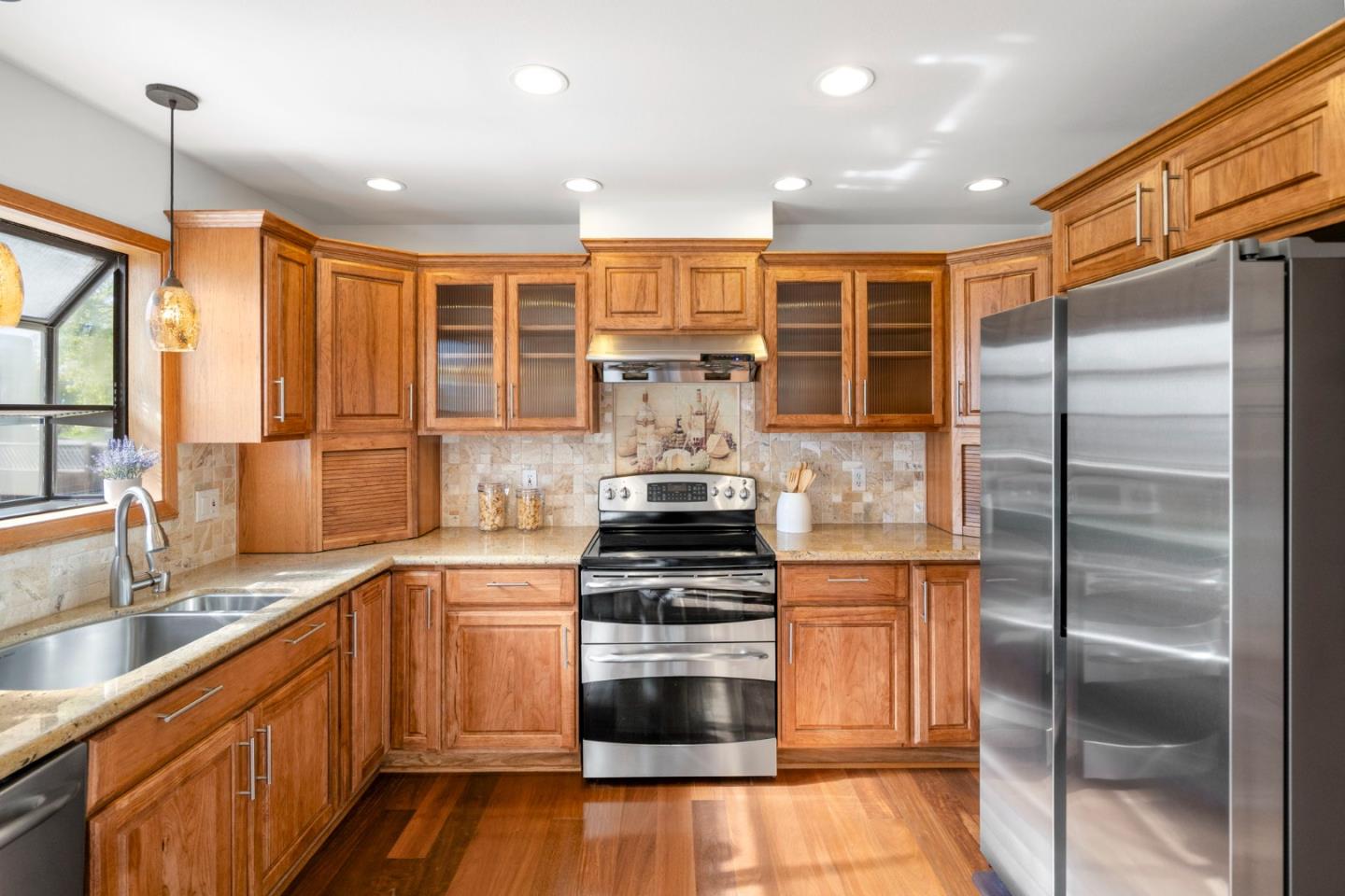 Detail Gallery Image 13 of 31 For 6252 Bennington Dr, Newark,  CA 94560 - 4 Beds | 2 Baths