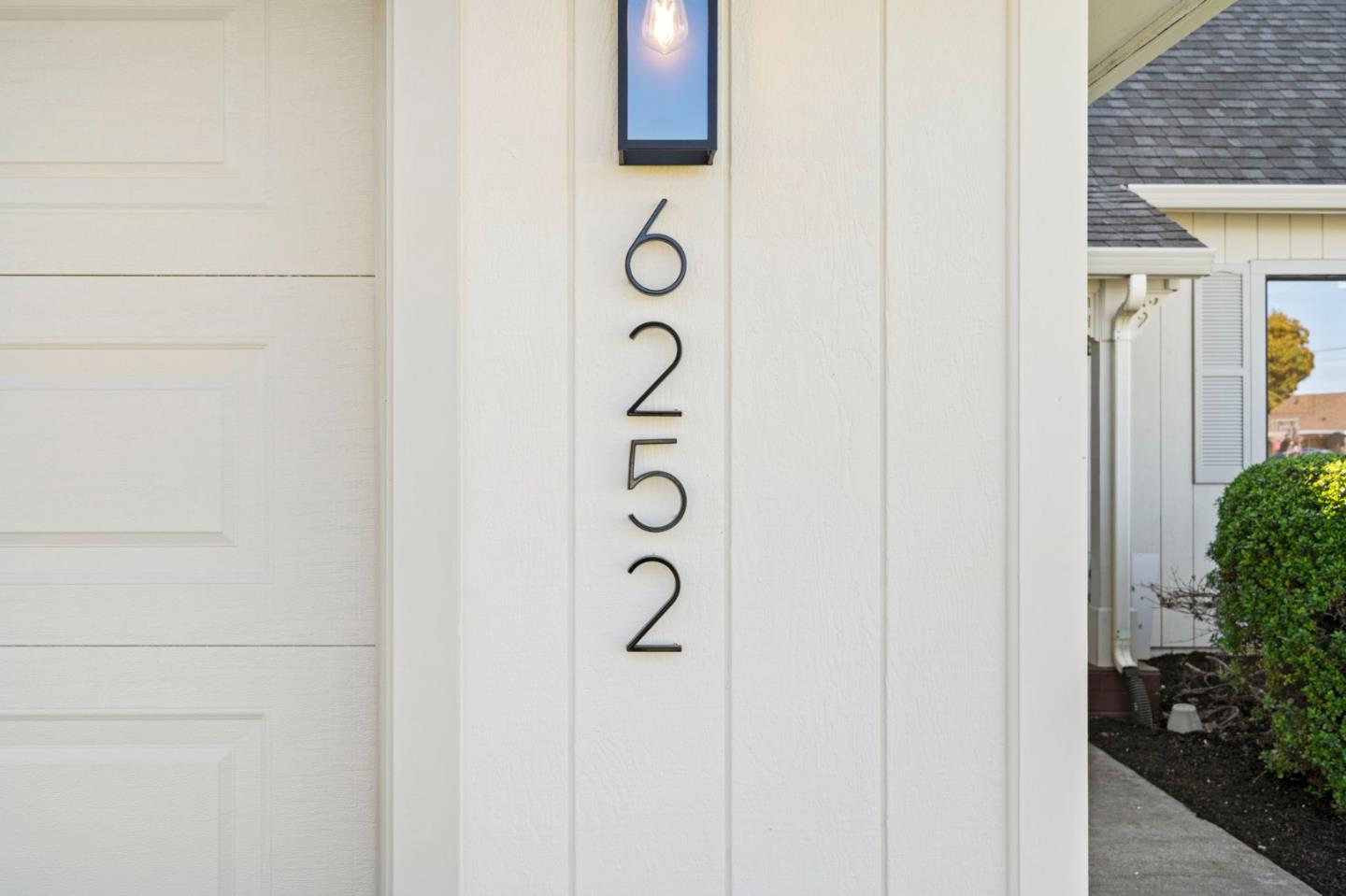 Detail Gallery Image 4 of 31 For 6252 Bennington Dr, Newark,  CA 94560 - 4 Beds | 2 Baths