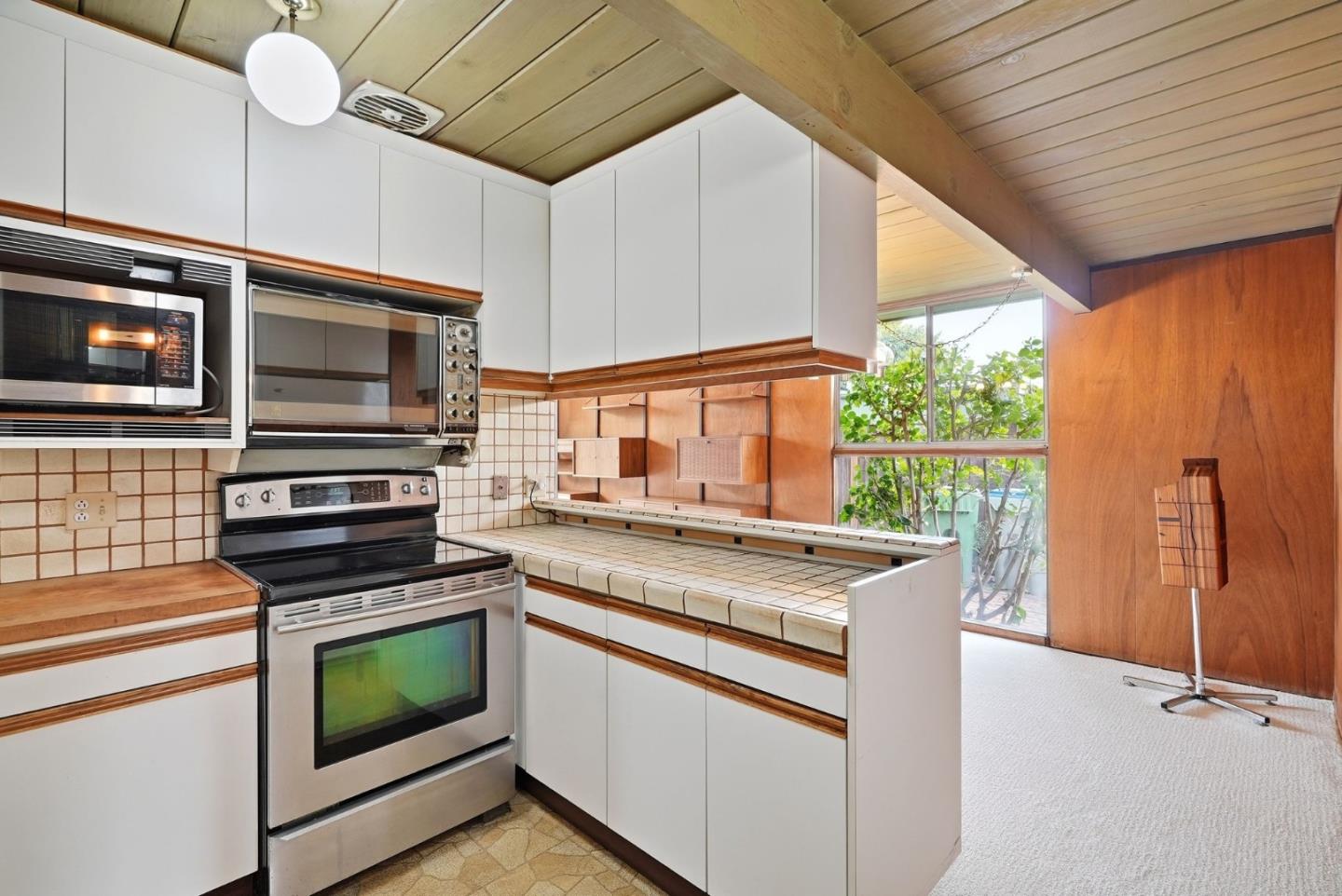 Detail Gallery Image 13 of 55 For 770 Menker Ave, San Jose,  CA 95128 - 4 Beds | 3 Baths