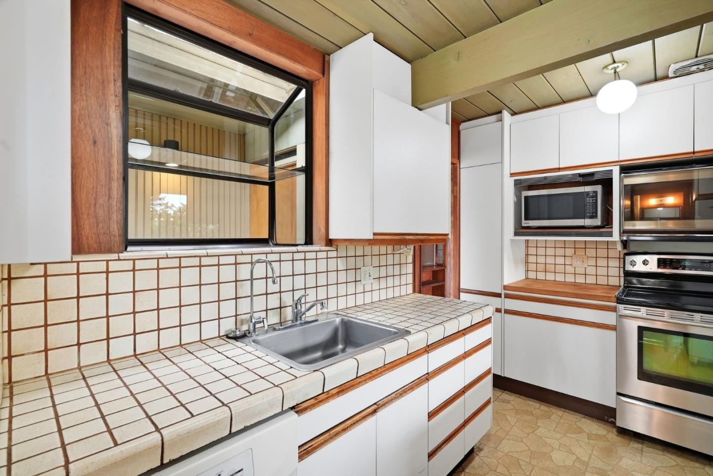 Detail Gallery Image 16 of 55 For 770 Menker Ave, San Jose,  CA 95128 - 4 Beds | 3 Baths