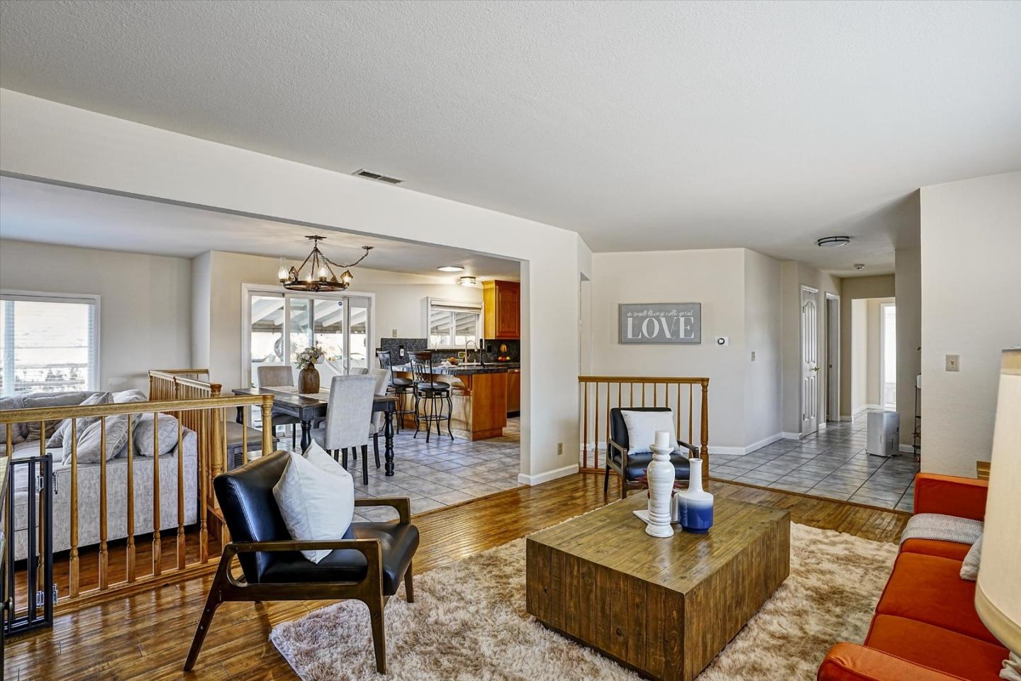 Detail Gallery Image 10 of 56 For 20006 Audrey Ln, Salinas,  CA 93907 - 3 Beds | 2/1 Baths