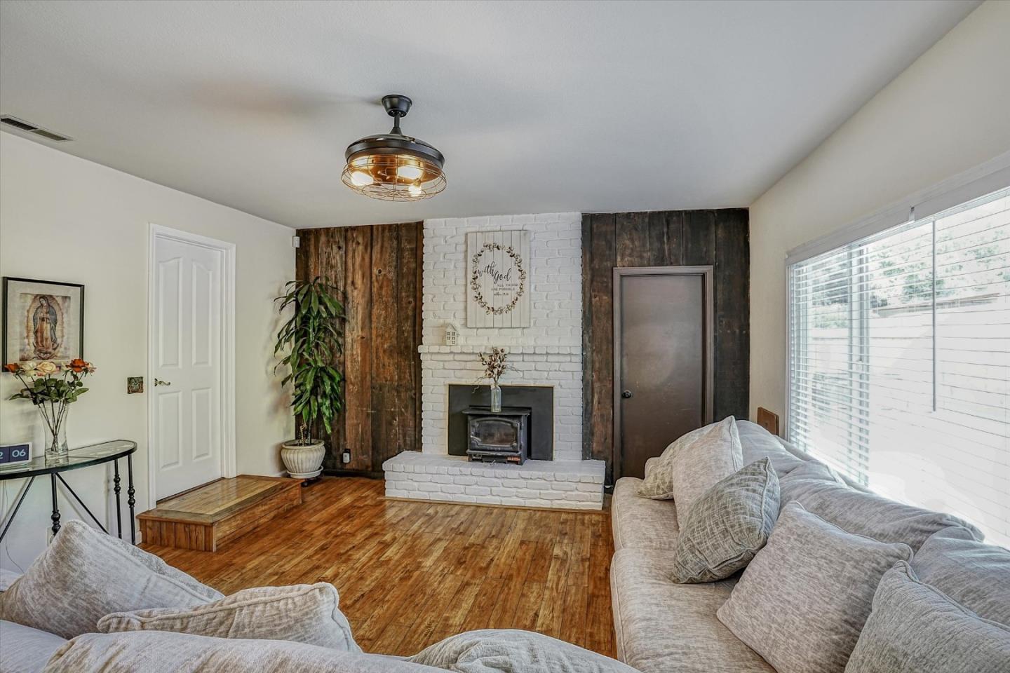 Detail Gallery Image 19 of 56 For 20006 Audrey Ln, Salinas,  CA 93907 - 3 Beds | 2/1 Baths