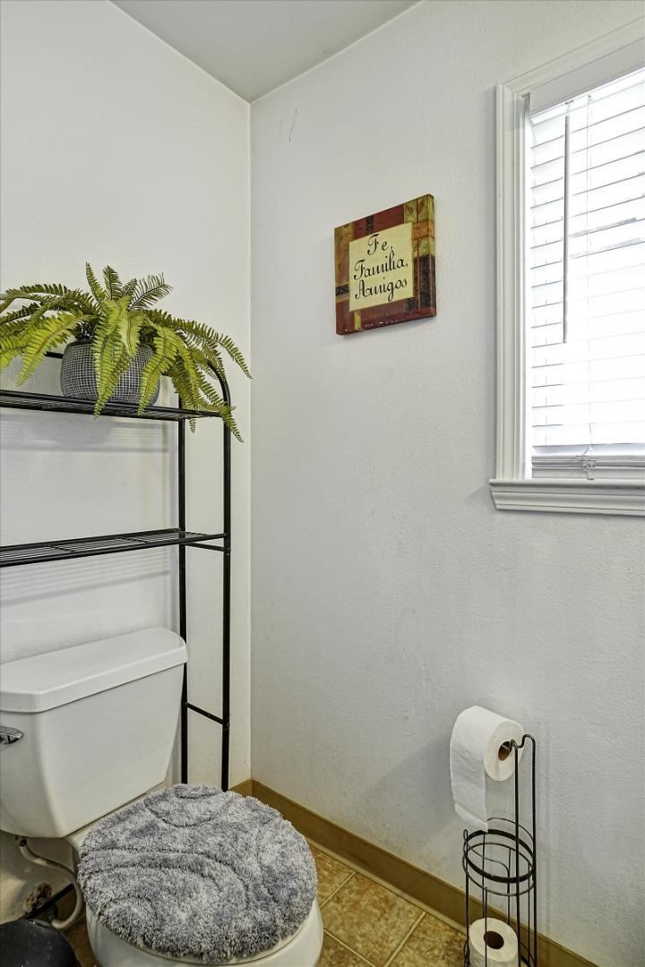 Detail Gallery Image 24 of 56 For 20006 Audrey Ln, Salinas,  CA 93907 - 3 Beds | 2/1 Baths