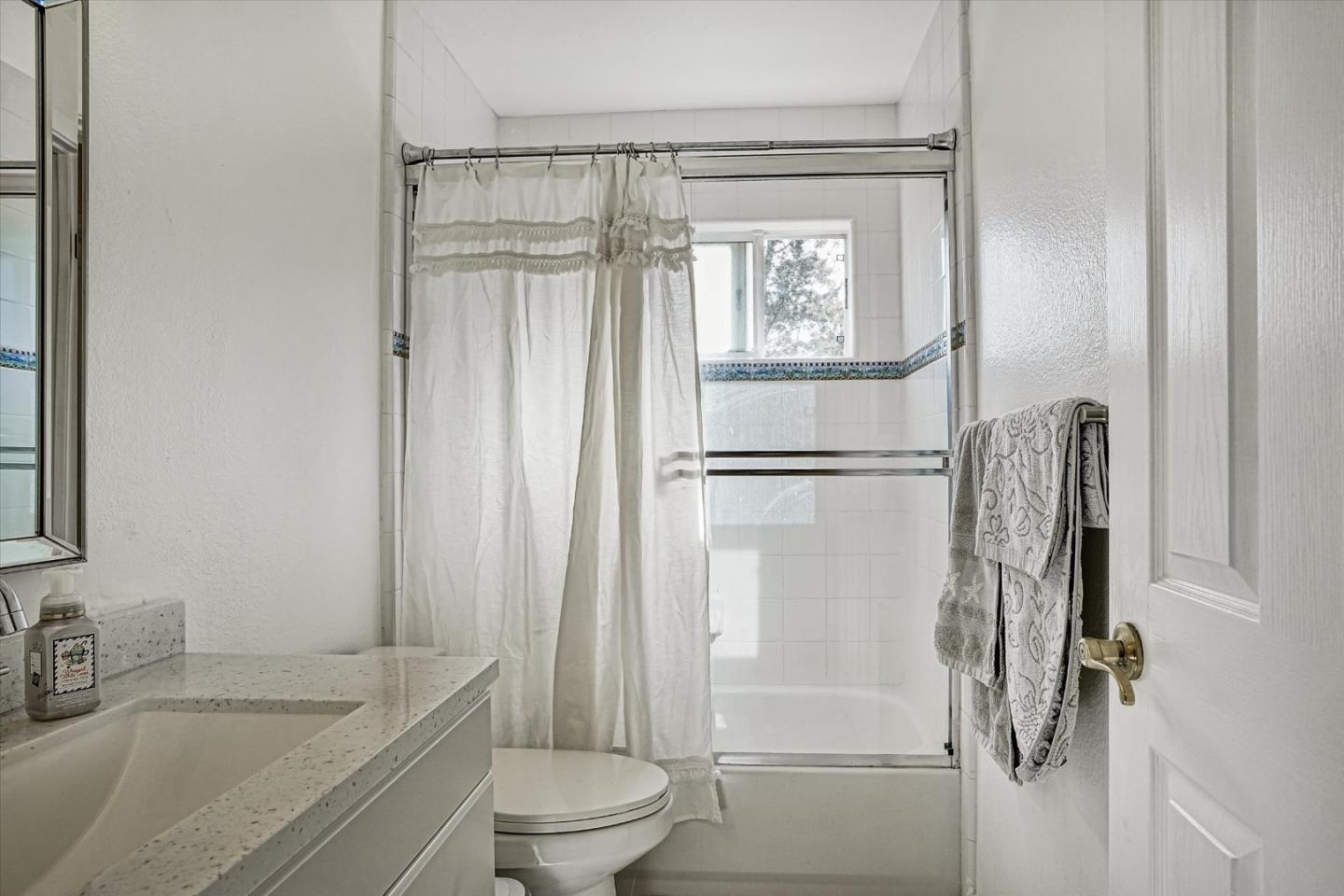 Detail Gallery Image 28 of 56 For 20006 Audrey Ln, Salinas,  CA 93907 - 3 Beds | 2/1 Baths