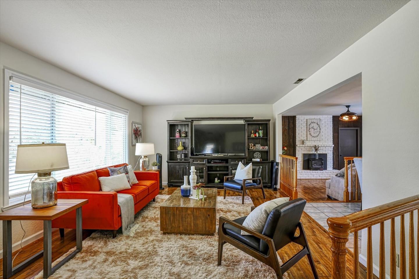 Detail Gallery Image 7 of 56 For 20006 Audrey Ln, Salinas,  CA 93907 - 3 Beds | 2/1 Baths