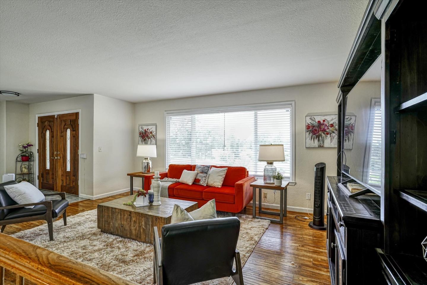 Detail Gallery Image 9 of 56 For 20006 Audrey Ln, Salinas,  CA 93907 - 3 Beds | 2/1 Baths